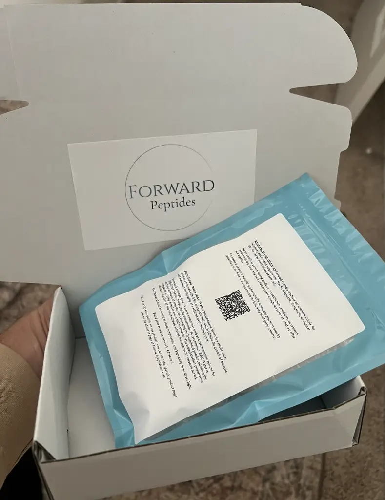 Forward Peptides customer photo - unboxing